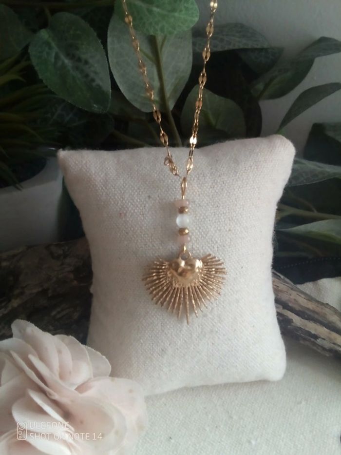 Collier cœur ensoleillé, pierre du soleil et sélénite