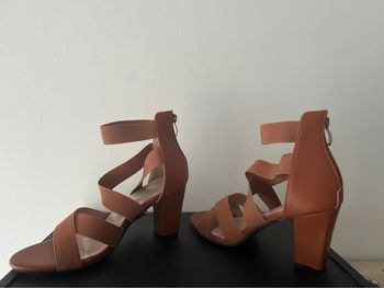 Chaussures à talon femme t 39 (neuf)