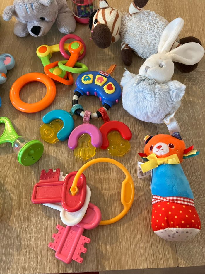 Lot de 17 jouets bébé - photo numéro 3