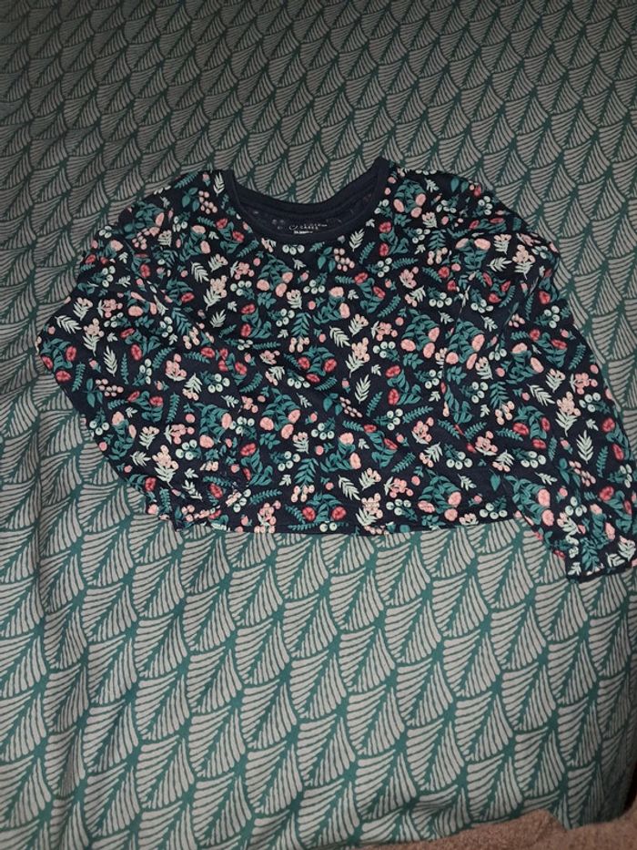 T-shirt à manches longues de la marque primark 24 36 mois