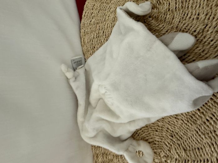 Doudou plat lapin blanc beige VACO - photo numéro 4