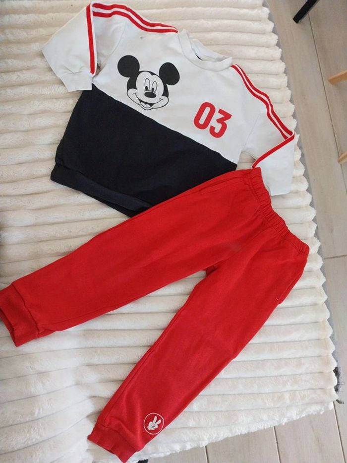 Ensemble jogging adidas 3 4 ans