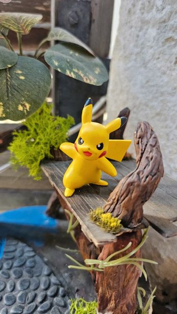 Super figurine Pokemon Nintendo tomy pikachu