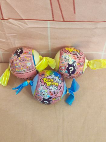lot bonbons dolls