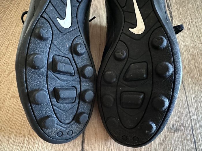 Baskets foot Nike pointure 38 très bon état - photo numéro 20