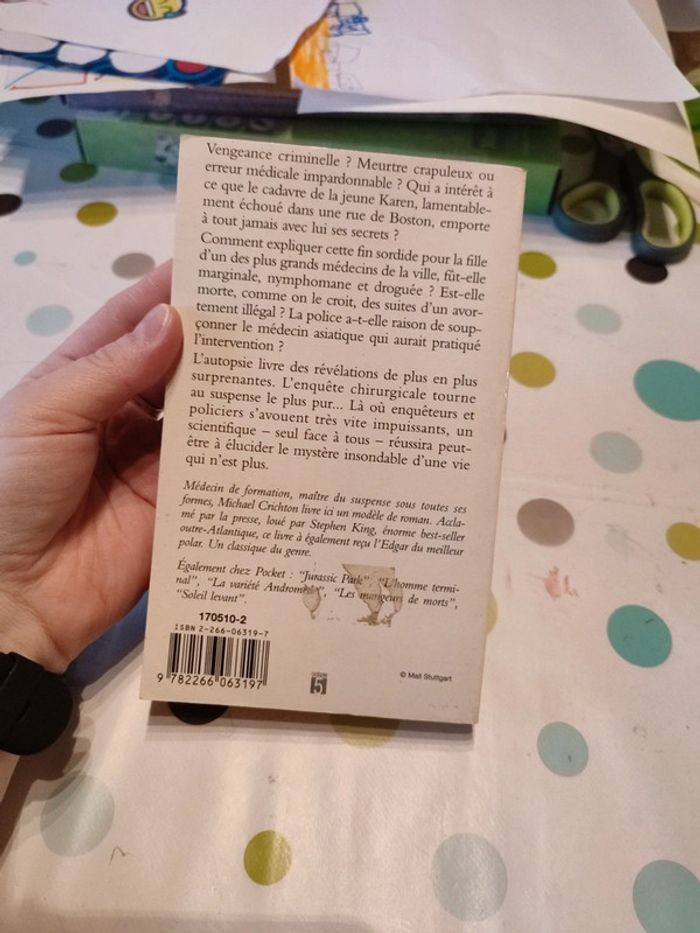 Extrême urgence de Michael Crichton - photo numéro 2