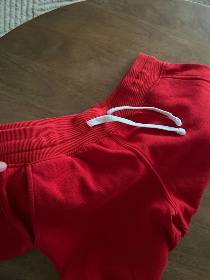 Jogging rouge - photo numéro 4