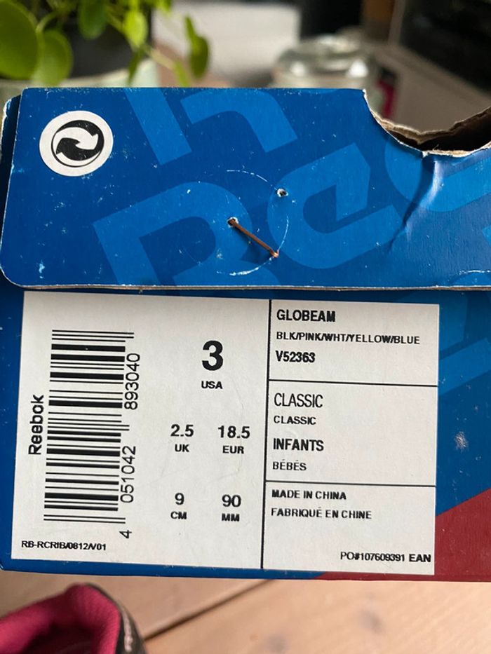 Basket Reebok pointure 18,5 lumineuse - photo numéro 6