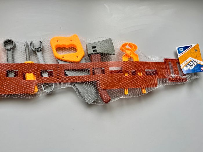 Casque de chantier avec ceinture et divers outils pour enfant - photo numéro 6
