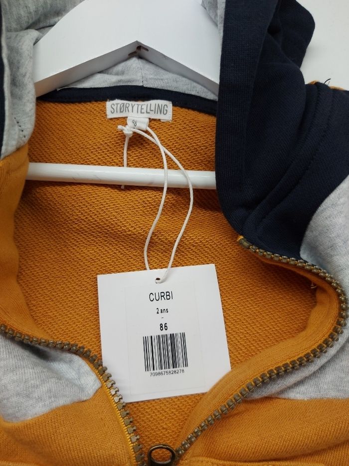 Gilet  zippé à capuche storytelling - photo numéro 3