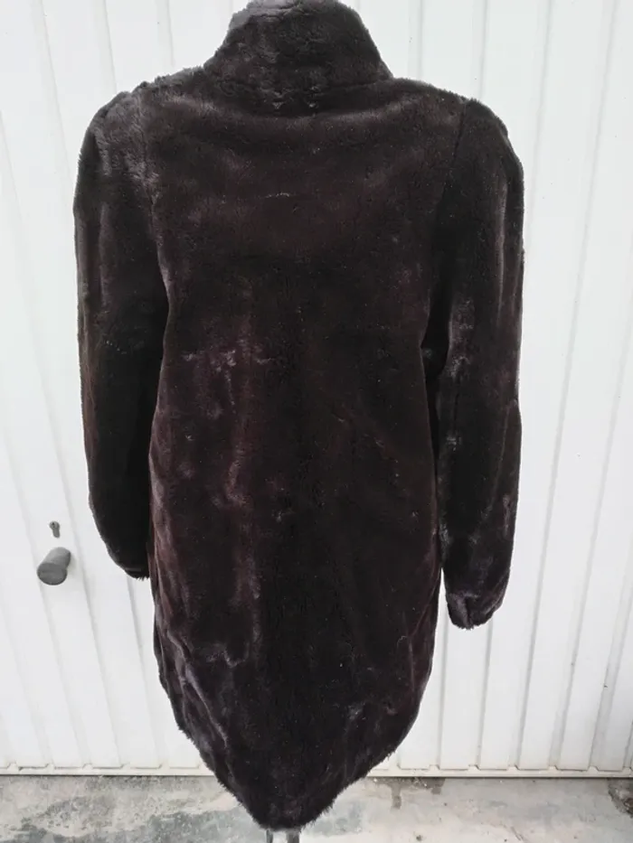 Manteau fausse fourrure - photo numéro 3