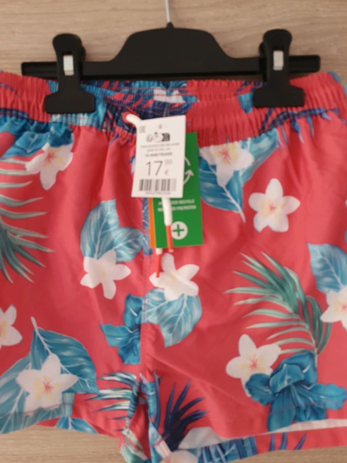 Short de bain 10 ans - photo numéro 3