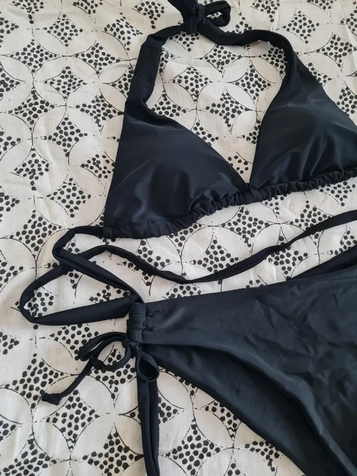 Bikini / Maillot de bain noir - photo numéro 2