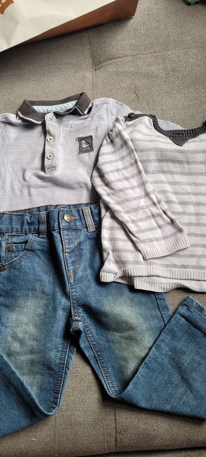 Ensemble pantalon et 2 t-shirts manches longues