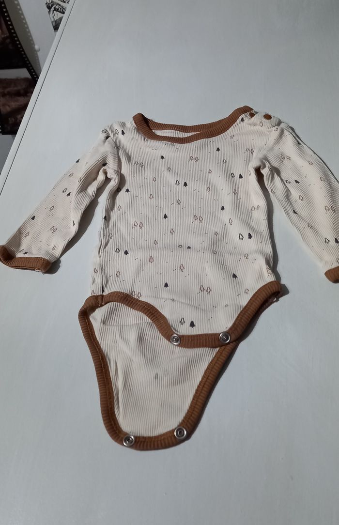 Lot 2 bodies Kiabi - photo numéro 3