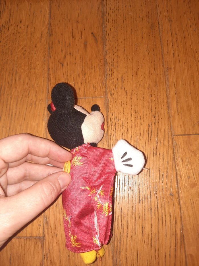 Minnie tenue asiatique mac donald vintage 2000 - photo numéro 2