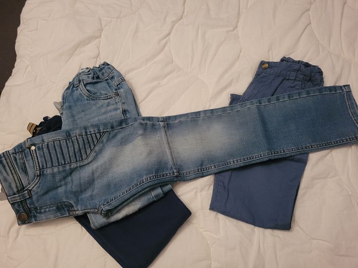 Vends lot jeans 8 ans - photo numéro 4