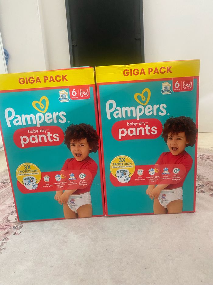 2 carton de couches Pampers giga pack taille 6