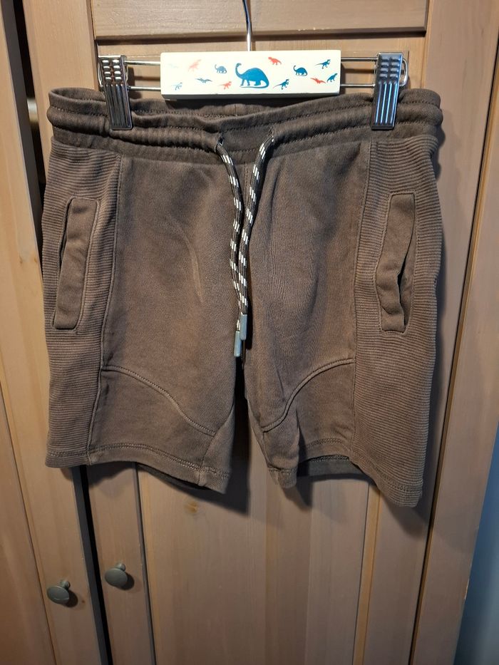 Short 8 ans