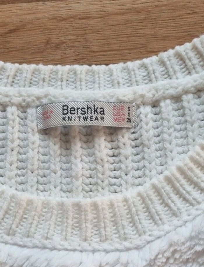 Pull blanc Bershka - photo numéro 3