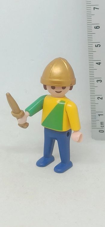 Enfant garçon médiéval moyen âge avec accessoires playmobil