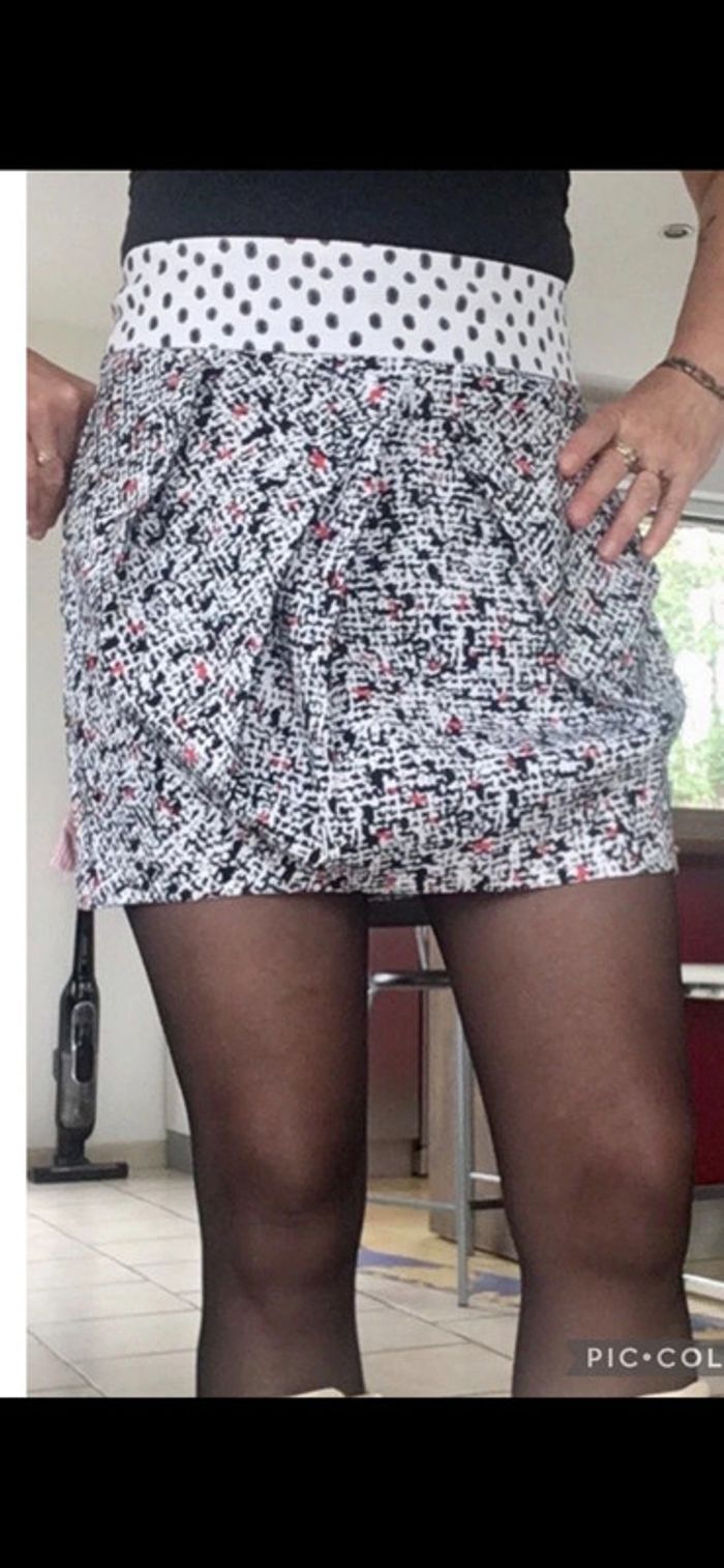 Cop copine jolie jupe taille 36 état impeccable modèle jouer