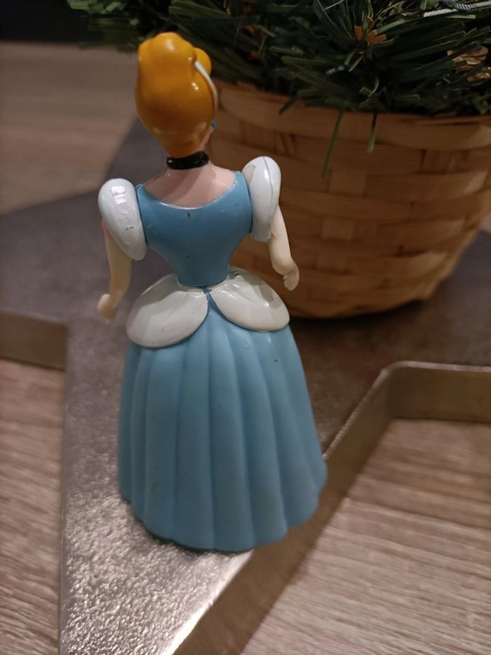 Figurine princesse Cendrillon Disney - photo numéro 3