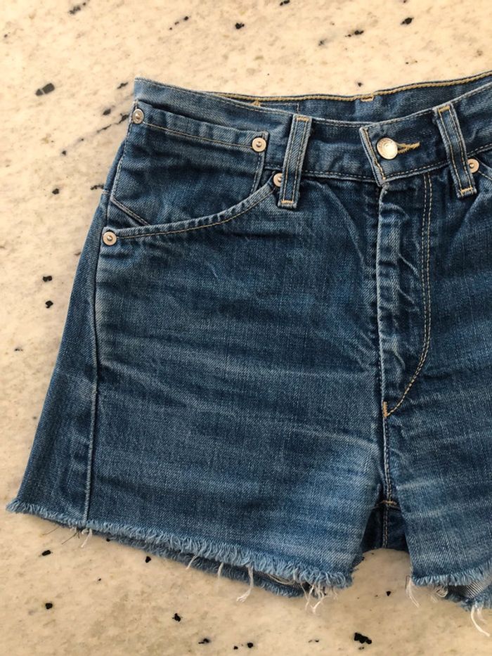 Short en jean Levi's W26 - photo numéro 3