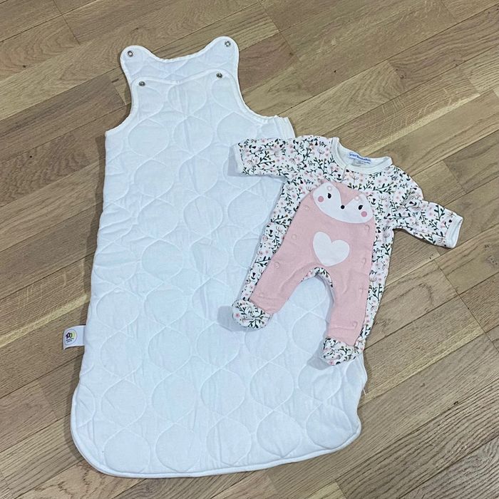 Lot naissance (gigotteuse et pyjama)