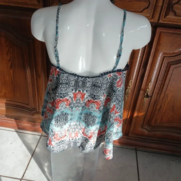 Top taille 40/l kiabi - photo numéro 4