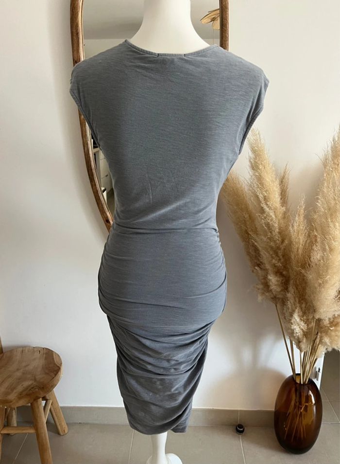 Robe moulante et élégante grise James Perse - photo numéro 6