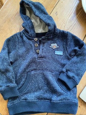 Sweat-shirt capuche 4 ans