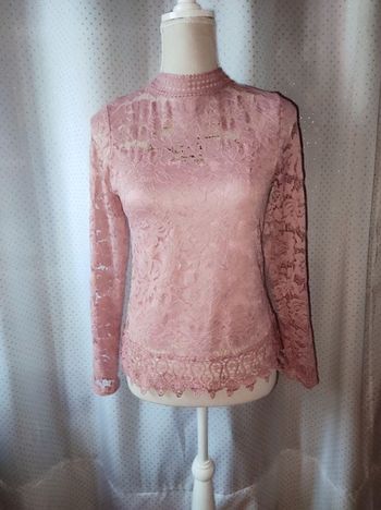 Haut en dentelle rose clair, taille S, NEUF sans étiquette!