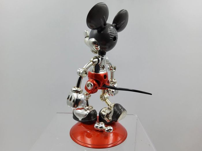 Figure Disney Magical Collection Collect 133 – Future Mickey Color - photo numéro 2