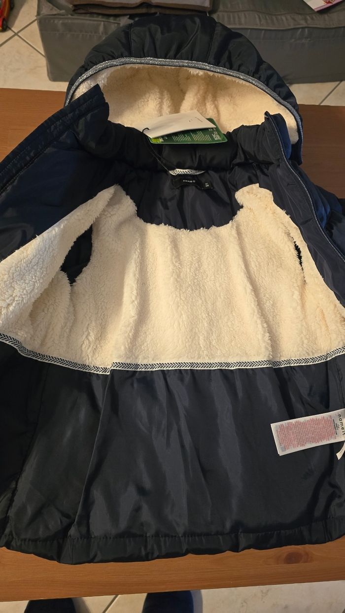 NEUVE (non portée) 🏷😍🥰🩷sublime  DOUDOUNE CHAUDE  (automne/hiver)  8 ANS fille 🩷🩷😍👌👌 - photo numéro 5