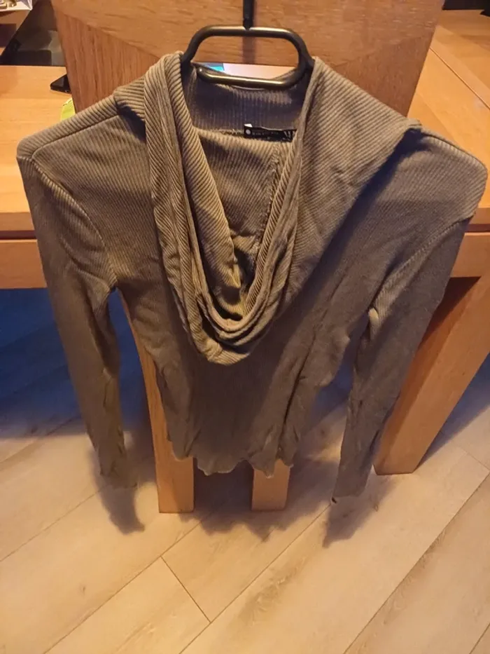 Haut à capuche Zara - photo numéro 3