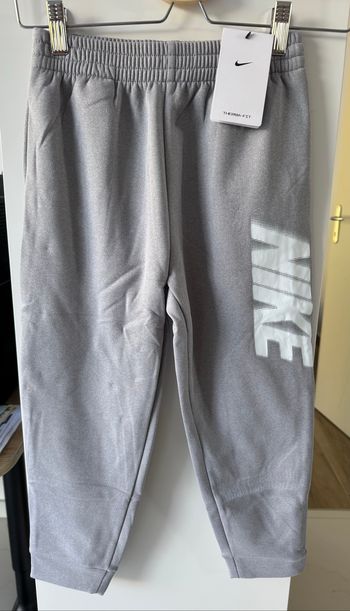 Jogging Nike 6-7 ans