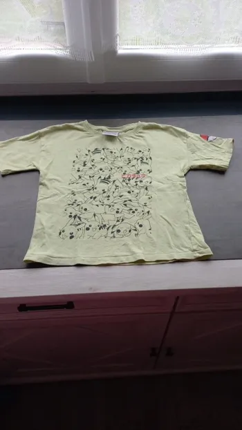 Tee-shirt manches courtes " pikachu "
