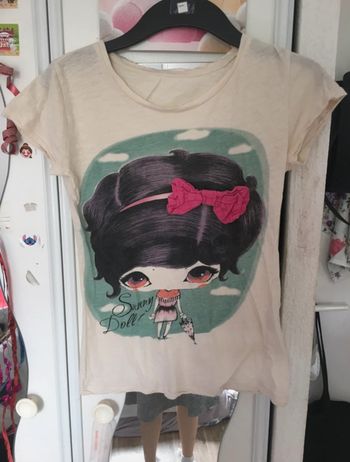 T-shirt crème avec une petite fille dessus, style baby doll, S