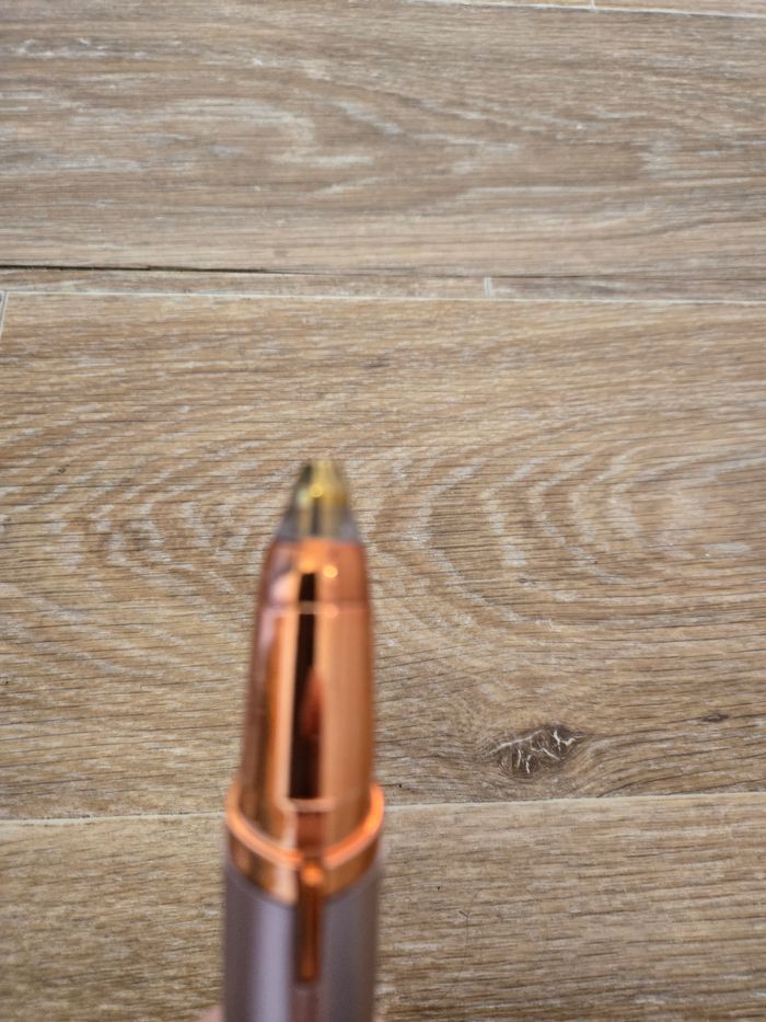 Épilateur électrique de sourcil - photo numéro 3