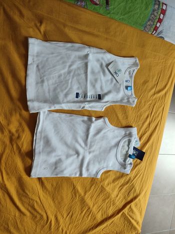 Lot de 2 débardeurs Okaïdi 5 ans neufs