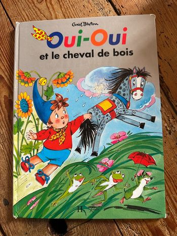 Livre bd album vintage Oui-oui et le cheval de bois Enid Blyton Hachette Jeunesse