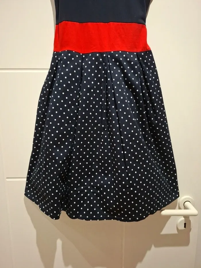 Robe bleu marine à pois et rouge Cintrée Très bon état - photo numéro 4