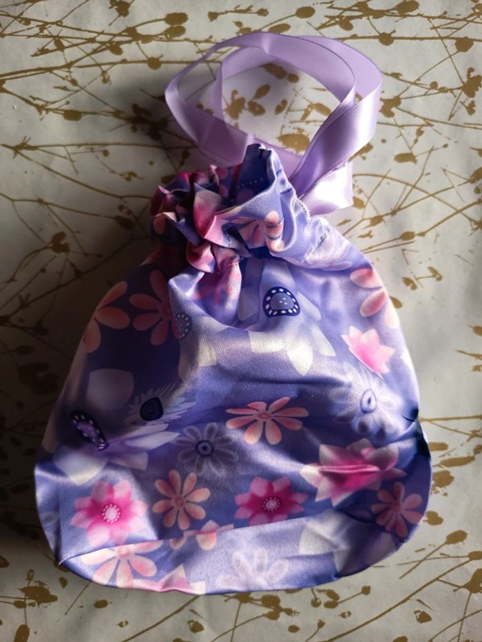 Ensemble robe fille 3/4 ans Marque Muababy nombreux accessoires. - photo numéro 4