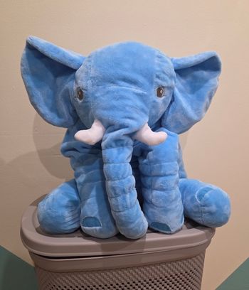 Grosse peluche éléphant