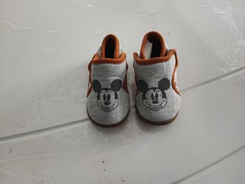 Vend chausson Mickey