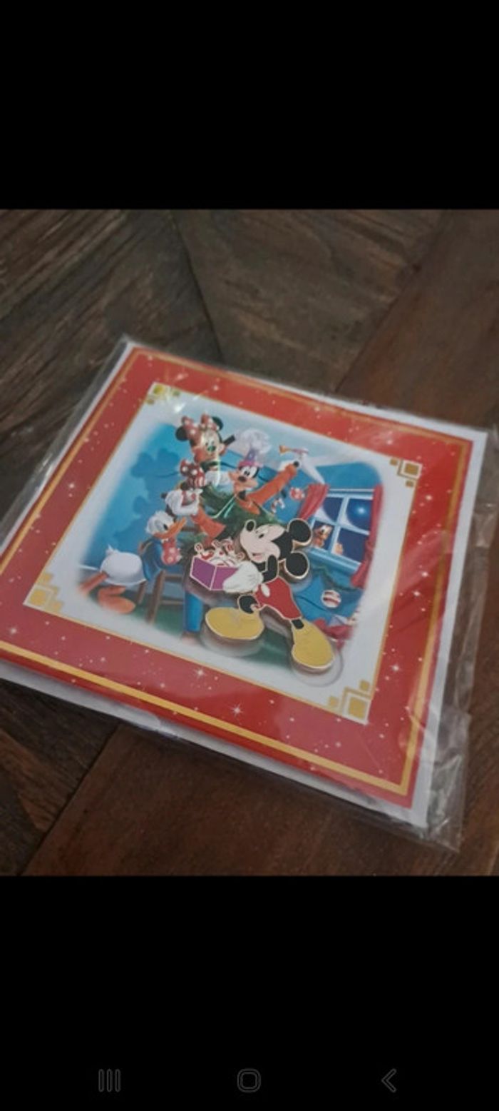 Pin's collection carte Noël Mickey mouse Disney store - photo numéro 2