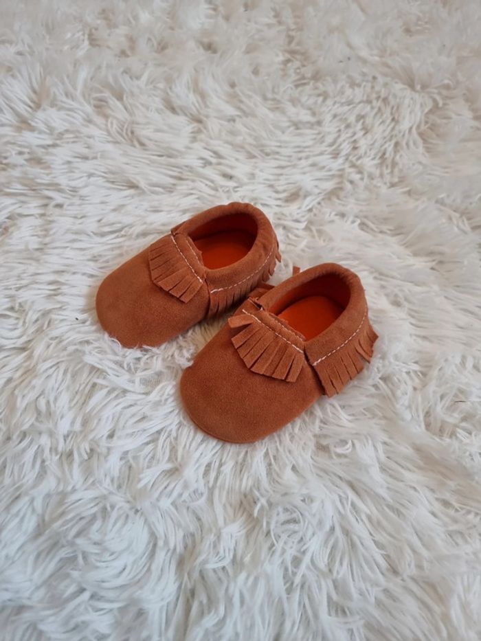 Chaussures ou petits chaussons semelle 12cms - photo numéro 2