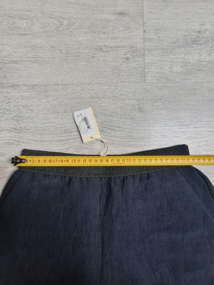 Short Maje neuf avec étiquette Taille 34 noir et marine - photo numéro 3