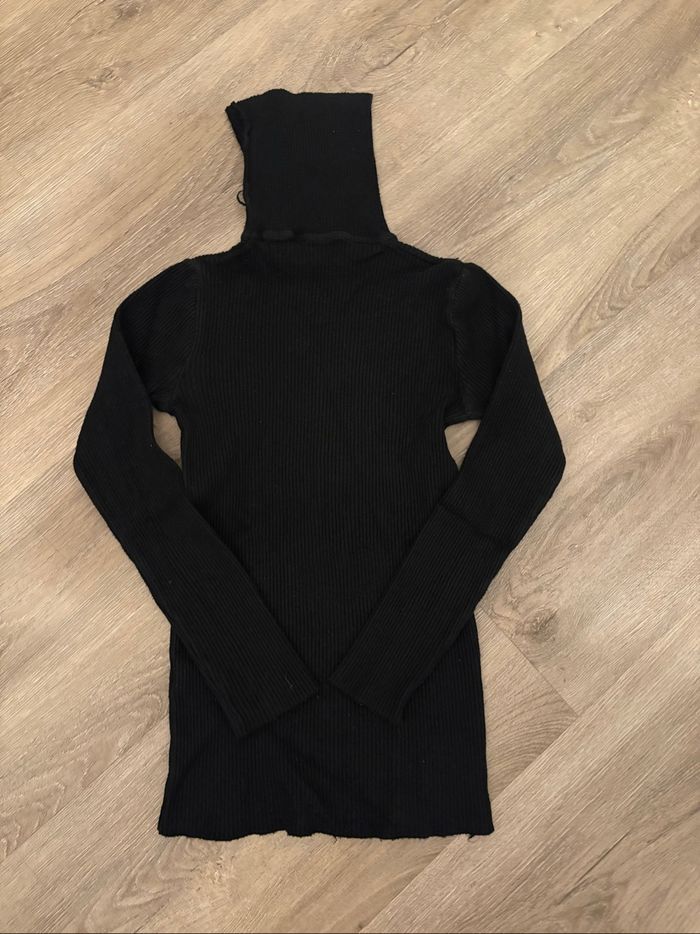 Pull col roulé noir